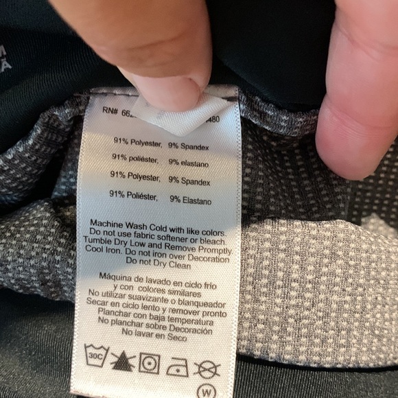 Medium ASICS shorts - Picture 7 of 9